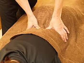 リラクゼーションサロン ふわりの写真/腰の重だるさ、もう我慢しない!深部まで届くもみほぐしで、辛さを根本ケア◎隙間時間でスッキリ軽やかに♪