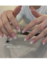 エヌーク バイ ブラウン(enurk by Brown)/ピンク×白グラデーションネイル