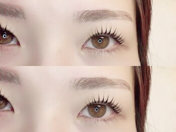 アテ(Ate)の写真/夏の湿気や汗でも上向きまつげをキープ♪毎朝のメイクもぐっとラクに！
