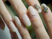 エクリュ(ecru)/