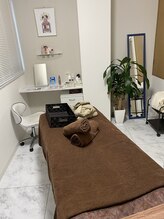 クレビア(CREVIA)/明るく広々とした室内です