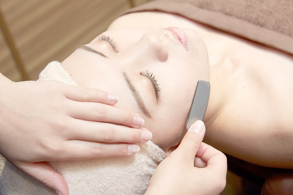  【美肌シェービング】保湿付◎全顔＋耳＋眉　30分 \4290