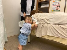 子育てママの整体サロン/施術中のお子様の様子