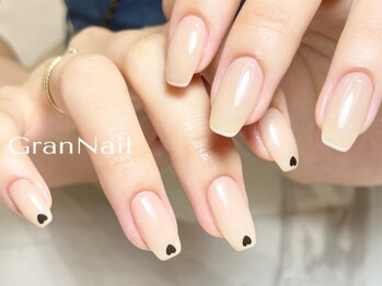 グランネイル(GranNail)の写真/大人可愛いシンプルデザインのネイルならお任せ下さい★上品で艶のあるオフィスでもOKなネイルをご提案♪