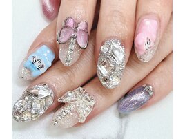 キャラクターネイル★担当吉田