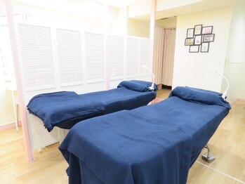 ミントラッシュ 北千住店/白を基調とした明るい店内☆