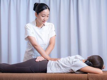 小顔矯正と姿勢矯正と骨盤矯正が評判の女性専門整体院 福井高木中央店/顔矯正+骨盤矯正+巻き肩矯正