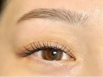 イメロ(imello)の写真/自眉を活かし自然な美しさ引き立つ眉に。アイブロウ×まつげのセットメニューで朝の時短、好印象なお目元に