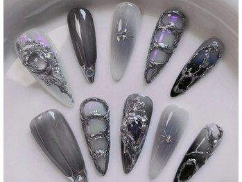 ユリナリタ(YuRi Narita)/