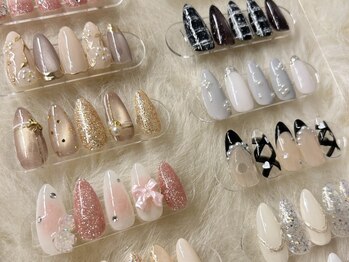 ネイルハウス パームビーチ(nail house PALM BEACH)の写真/キラキラ・リボンパーツでモテ度MAX！韓国キレイめネイルで視線をひとり占め♪推し活やイベントにも◎