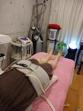 スリムモネ(Slimmone)/骨盤股関節のほぐしに最適！