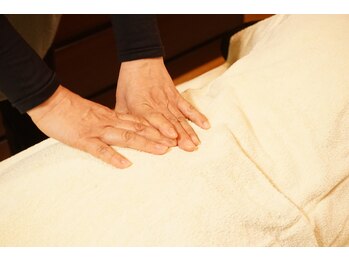 フー(FUU)/もみほぐしの様子