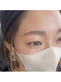 イル(iLL)/変えるなら〈眉毛〉から