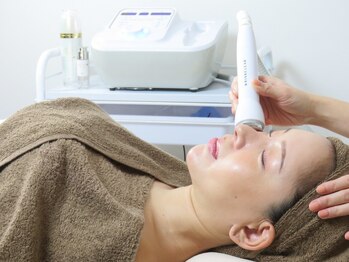 メリナ(Melina)の写真/しぼみつつある肌の救世主！年齢と共に気になり始めたお肌の悩みをしっかり潤いツヤのある肌へ導く♪