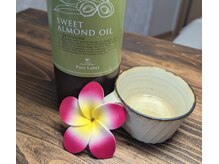 全ての方にアロマオイルマッサージ付き。乾燥の時期に艶々肌に。