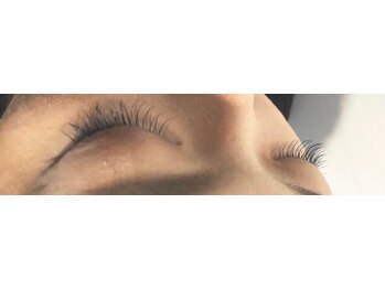 フリルアイビューティ 豊中店(Frill Eye Beauty)/