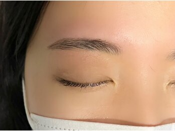 ドレス アイラッシュ(Dress eyelash)の写真/眉毛メイクや自己処理いらずの眉毛革命★≪ハリウッドブロウリフト≫はさみを使わず自眉毛で理想の眉毛に!!