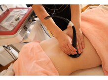 インザルーム201(in the Room201)の雰囲気（深部加温のお手伝いをさせて頂きます。結果の出るマシーンです）