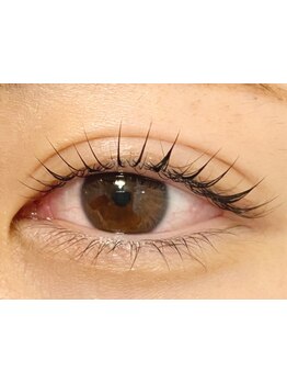 ナチュラル上品な目元にしたい