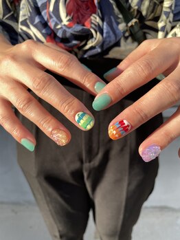 テンネイル(ten. nail)/ワンカラー+片手アート2本ずつ