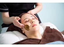 パールホワイトニングサロン 町田店/ハーブピーリングで毛穴透明感