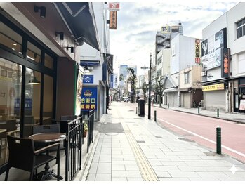 ナチュラル 柏東口店(NaTuRaL)/しばらく真っ直ぐ進みます