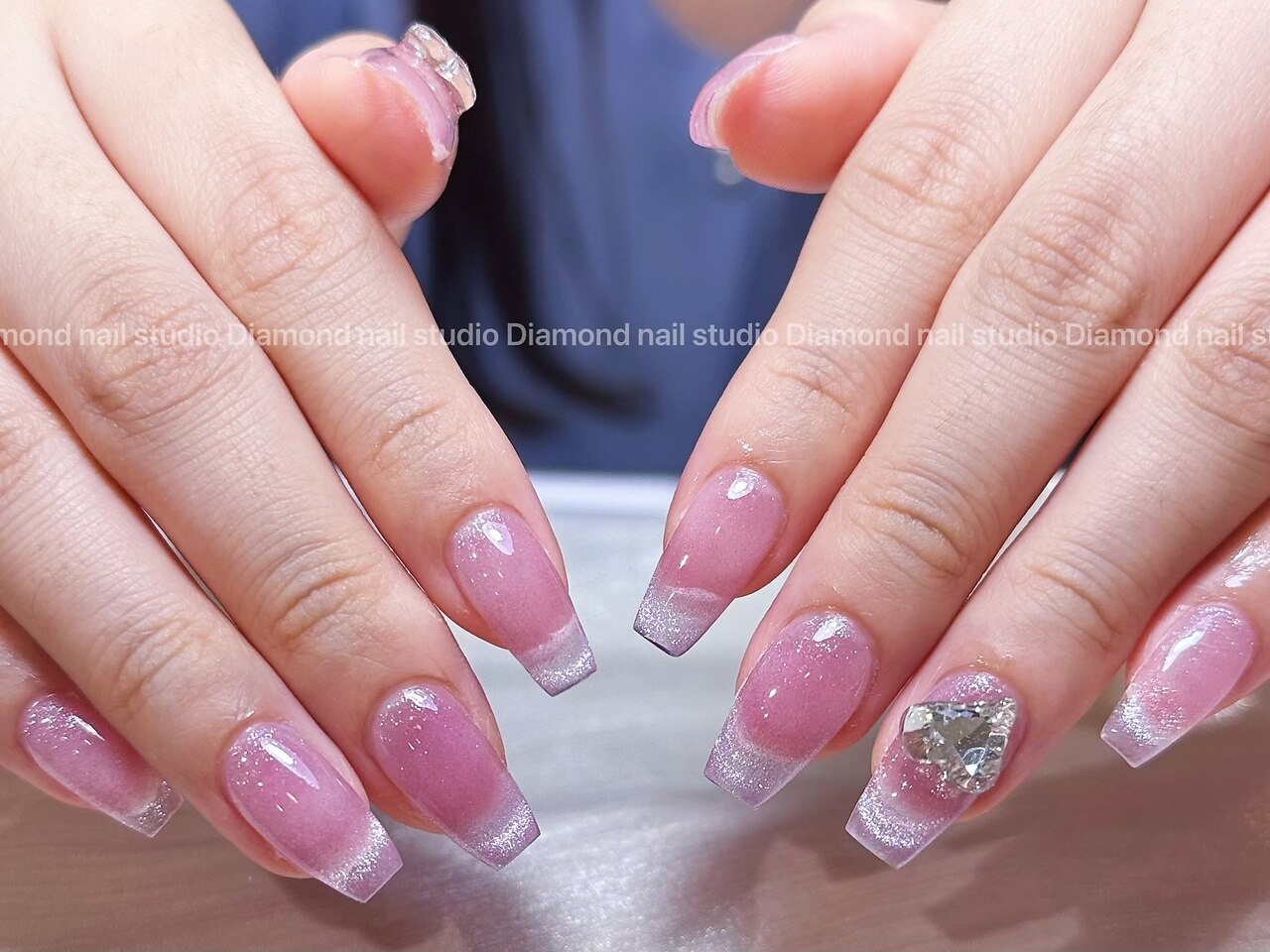 2025年秋トレンド】ピンク オフィスのネイルデザイン集｜人気順