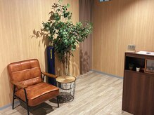 ハリカフェ(HARI CAFE)の雰囲気(シンプルで落ち着いた空間でお客様をお迎えをさせていただきます)