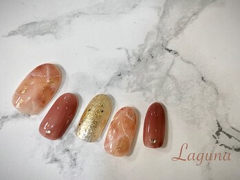 ラグウナ(Laguna)/大理石ネイル