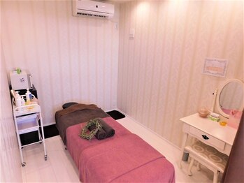 サードプレイス(3rd Place)/2階：エステのお部屋