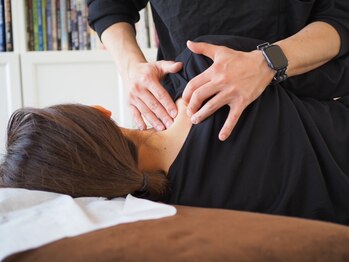 サンテリア(Santelia)の写真/【首肩こり徹底改善】どこにいっても改善しなかった首肩こりのお悩みや猫背/巻き肩が気になる方にも◎