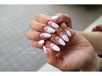 ネイルサロン R/スタイリングコースAKI 8030円