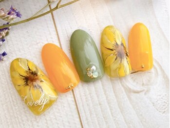 アミネイルズ(AmiNails)/向日葵ネイル♪