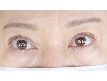 エム/まつ毛パーマ