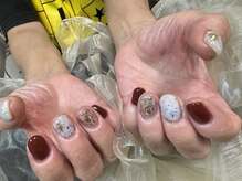 ヒラソルネイル(Girasol nail)/レッドカラーで秋感アップ
