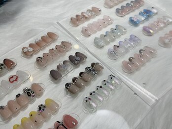 フラット(FLAT)の写真/大好評☆トレンドデザインから選べる定額ネイル【シンプル24種7000/ワンホンキラキラ20種 11000】