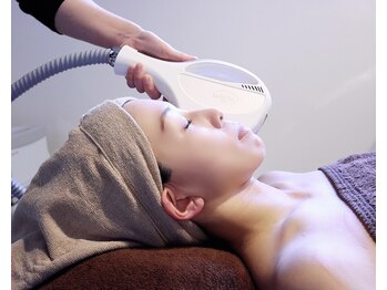 ラヴィソント(Ravisont)の写真/【当店人気メニューのライトフェイシャルでシミしわ改善★】お肌の深部までアプローチ!!化粧ノリもUP♪