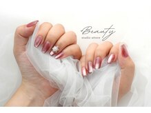 人気の"艶々でちゅるんちゅるん"なマグネットネイルも！！