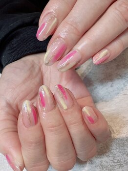 ネイルファクトリー 横浜ベイクォーター店の写真/≪上品×トレンド≫を押さえたシンプル系はもちろん、オシャレ系～繊細な手描きアートまでデザイン豊富♪