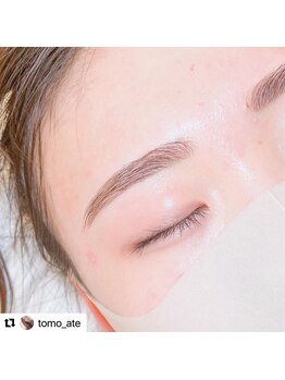 アテ(ate.)/平行アーチ眉