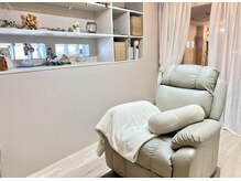 プリュネル(prunelle)の雰囲気（ナチュラルな落ち着いた空間とリクライニングベッドでゆったり）