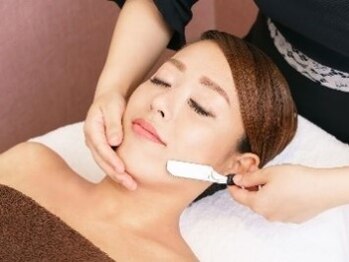 ビューティーフェイス つかしん店の写真/【速攻美肌】眉毛も綺麗に!特典ケア付くすみ改善シェービング30分¥7,250→¥6,170シェービングで驚きの効果!