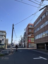 つぐみ/道なりに歩く