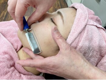 凜の写真/透明感UP×小顔ケア☆お顔そりとフェイシャルの合わせ技で、透明感/小顔感/リフトアップまで叶える◎