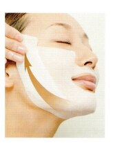 サンスターサレーヌ フェイシャルサロン 高田馬場駅前店/5)美容液マスク