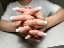 【王道白フレンチネイル】