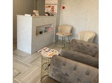 ヴィヴィ 太田川店(Vivi)の雰囲気（【明るい店内】ゆったりしたソファで落ち着く雰囲気♪）