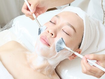 リボーン(Reborn)の写真/「ララピール進化系」ダクトピールでエイジングケア◎憧れのふっくらハリツヤ肌へ★ トーンアップも！