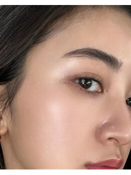 アイアンドコー(EYE&Co.)の写真/【朝のメイクが時短に】眉毛×まつげパーマ同時施術で90分｜忙しい朝のメイク時短、崩れにくい目元に