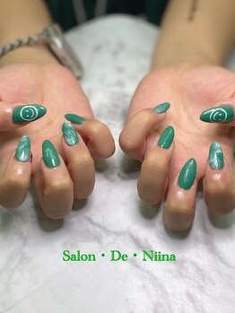 サロンドニーナ(Salon De Niina)/3本持ち込みフリーアート♪